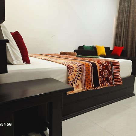 Ella Odyssey Inn Ngoại thất bức ảnh