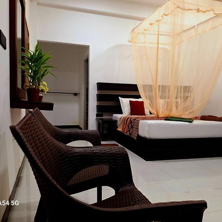 Ella Odyssey Inn Ngoại thất bức ảnh