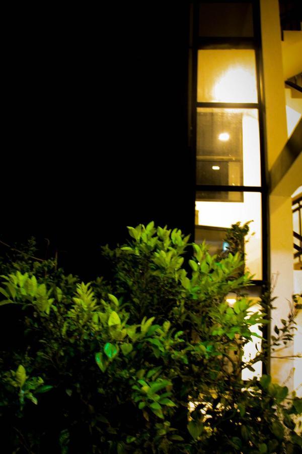 Ella Odyssey Inn Ngoại thất bức ảnh