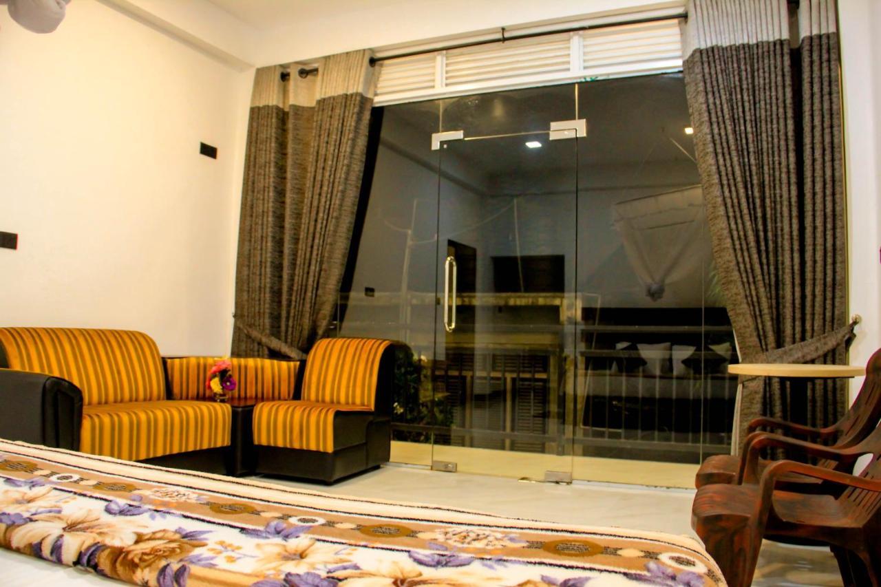 Ella Odyssey Inn Ngoại thất bức ảnh