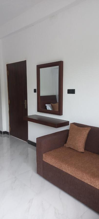 Ella Odyssey Inn Ngoại thất bức ảnh