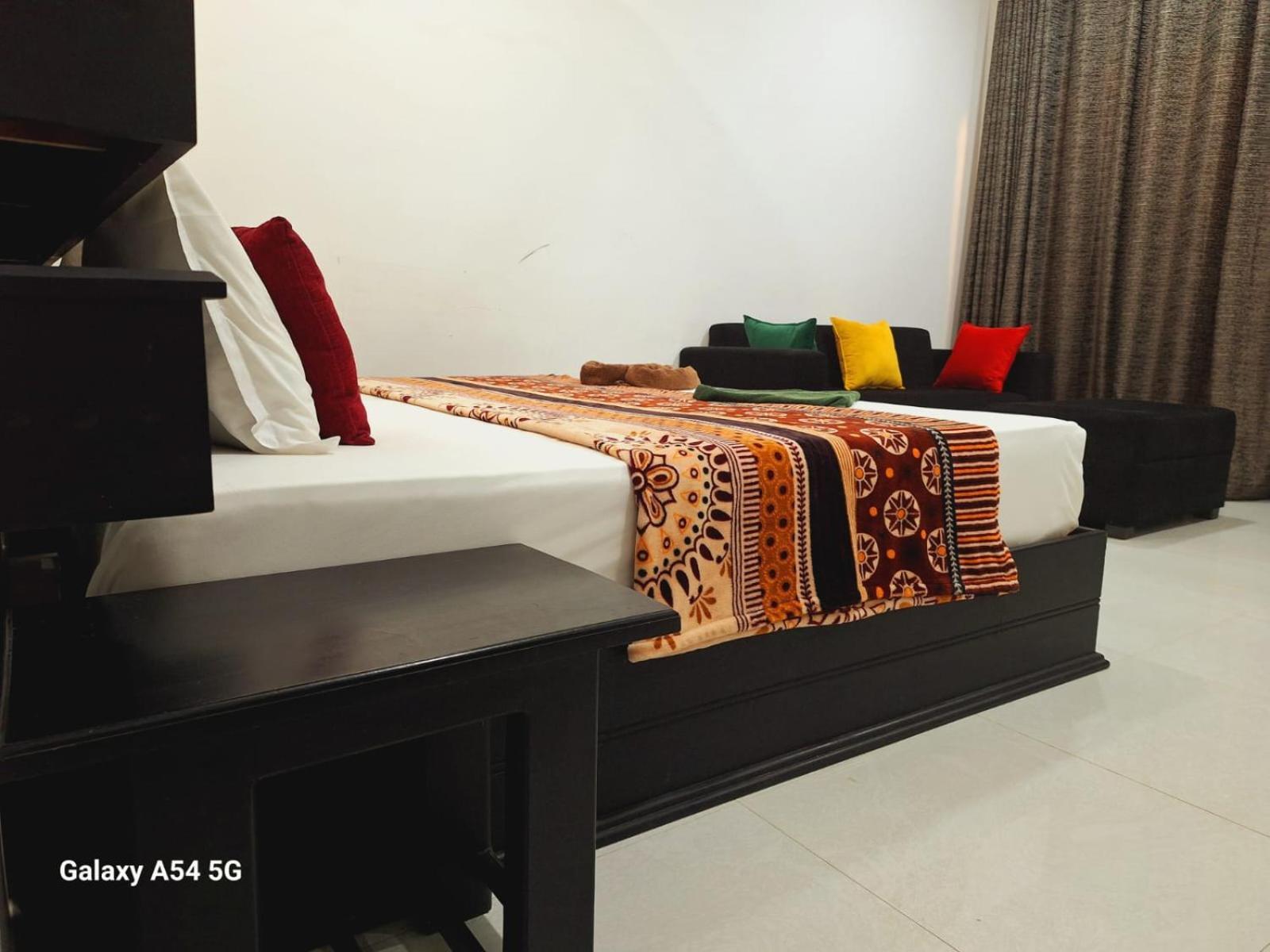 Ella Odyssey Inn Ngoại thất bức ảnh