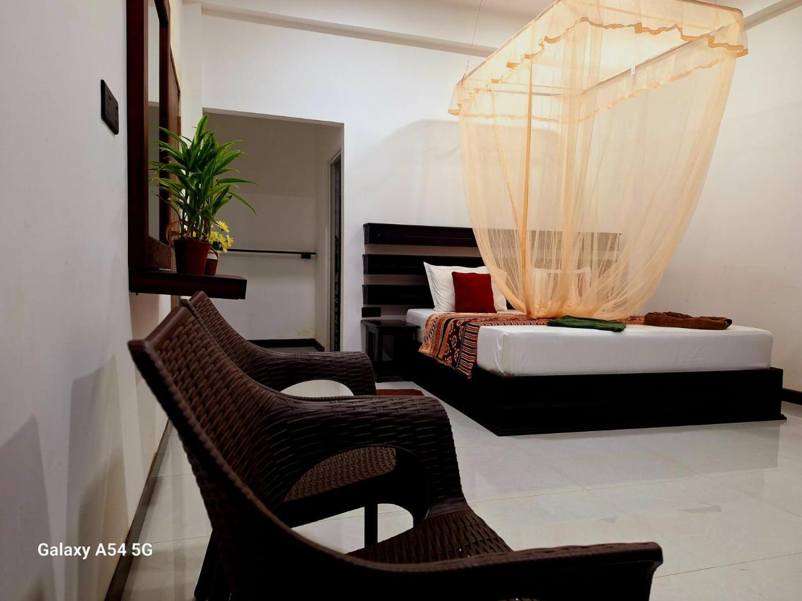 Ella Odyssey Inn Ngoại thất bức ảnh
