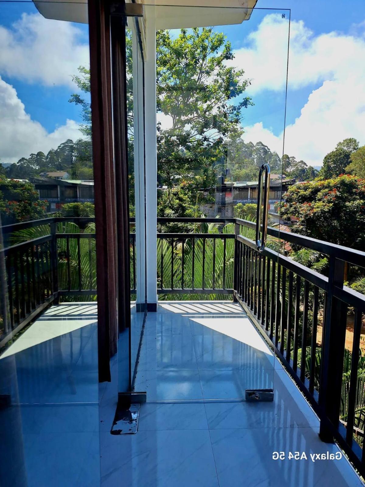 Ella Odyssey Inn Ngoại thất bức ảnh