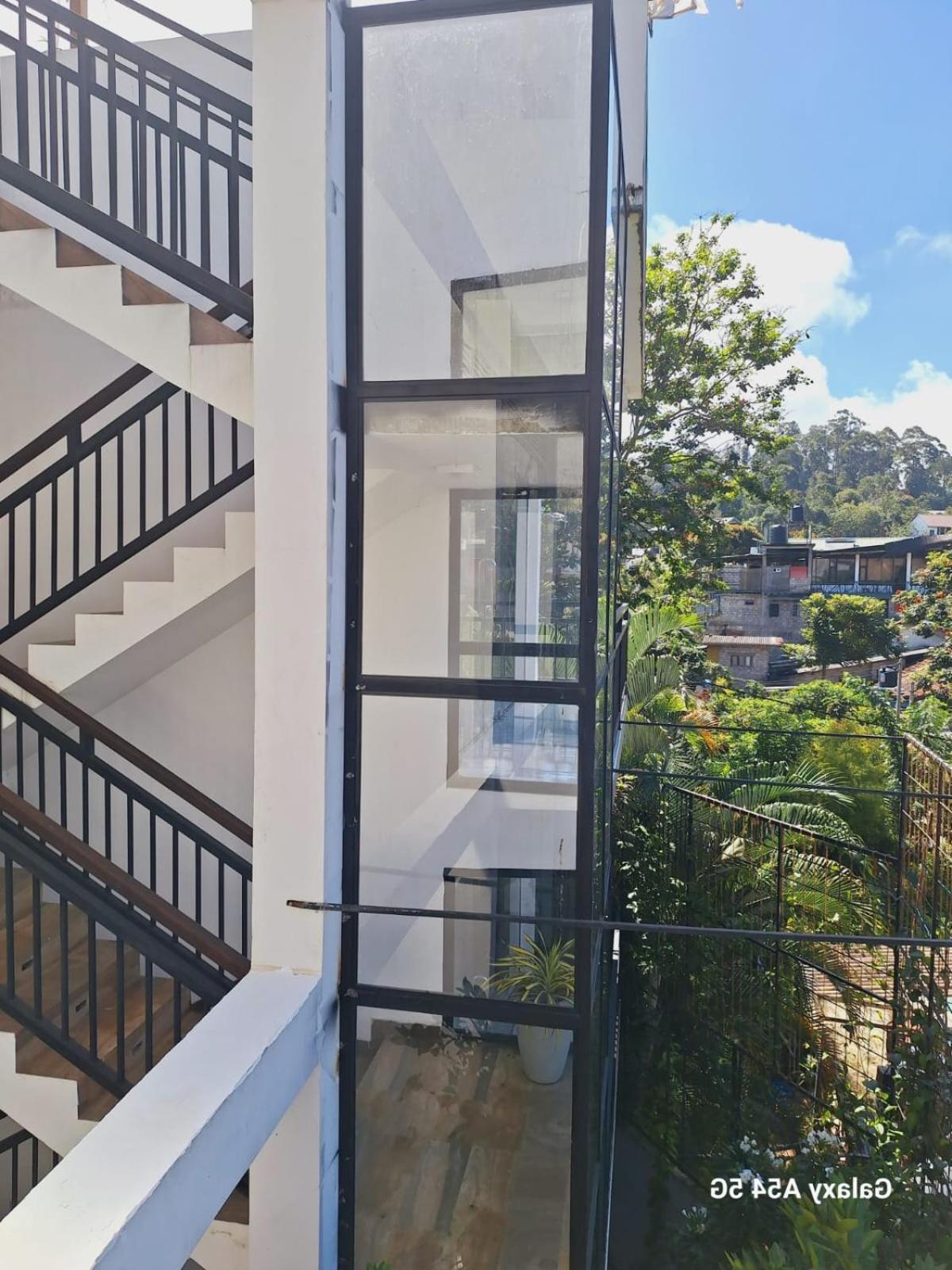 Ella Odyssey Inn Ngoại thất bức ảnh