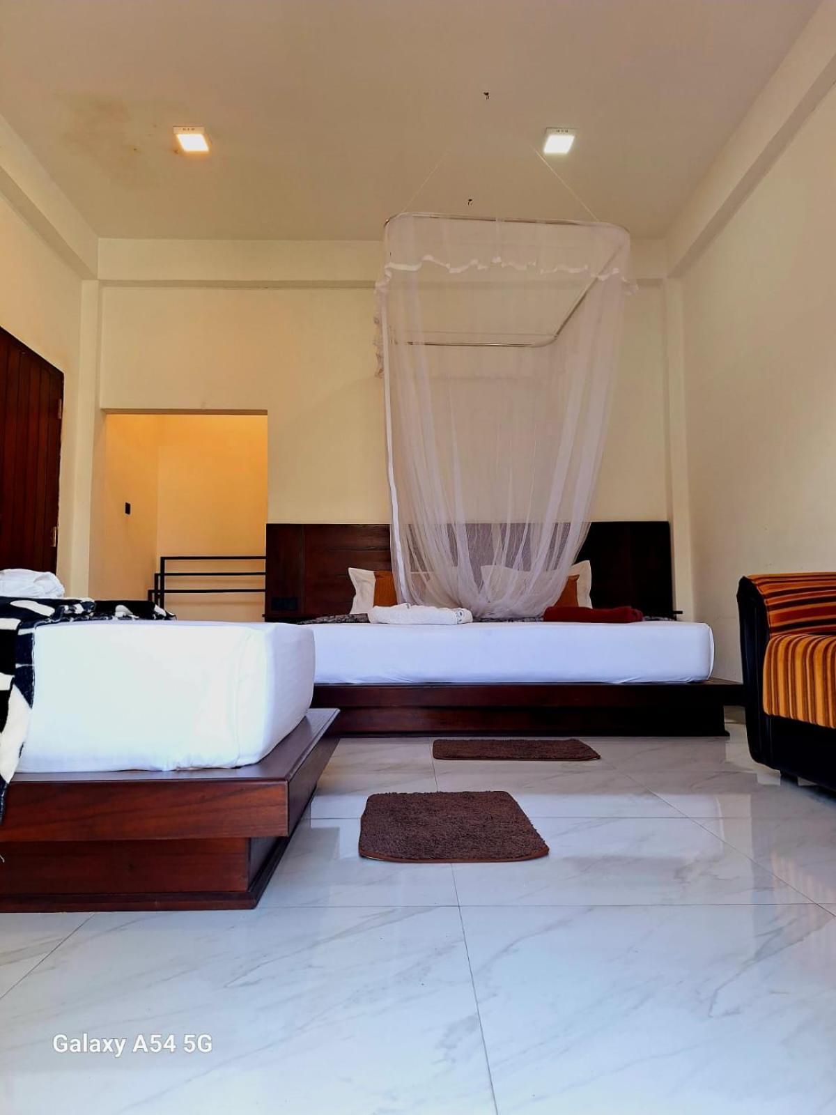 Ella Odyssey Inn Ngoại thất bức ảnh
