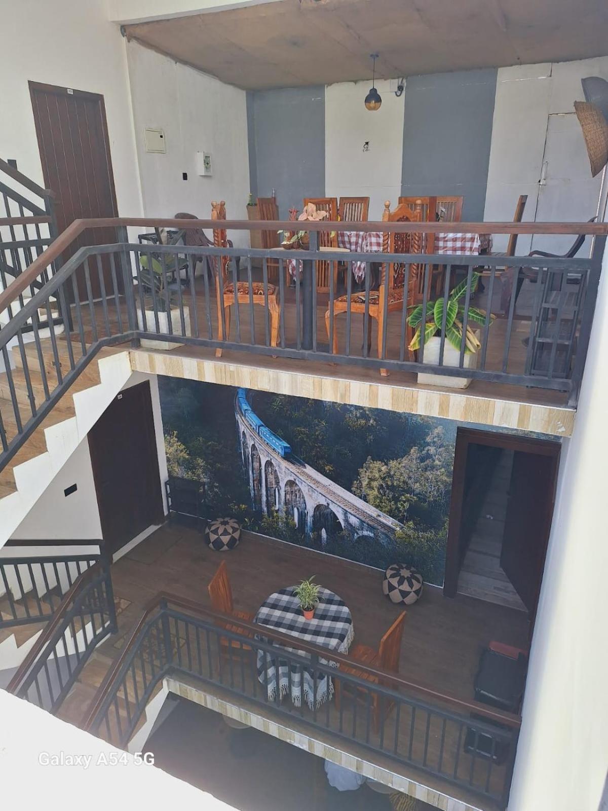 Ella Odyssey Inn Ngoại thất bức ảnh